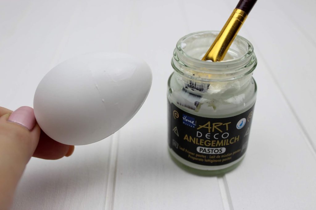 DIY Ostereier mit Blattgold verzieren - in nur wenigen Schritten zu eurer selbstgemachten Osterdeko DIY Ostereier mit Blattgold verzieren - in nur wenigen Schritten zu eurer selbstgemachten Osterdeko
