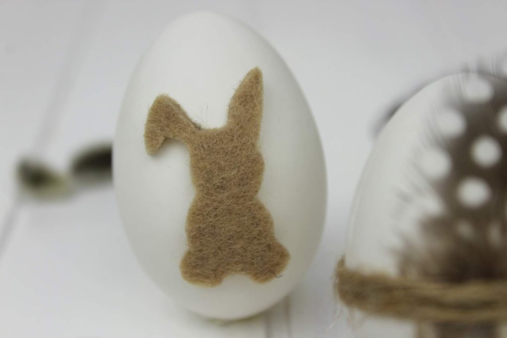 Ostereier bemalen, färben oder doch bekleben? Hier findest du die 5 coolsten Arten Ostereier zu gestalten!!! Ostereier bemalen, färben oder doch bekleben? Hier findest du die 5 coolsten Arten Ostereier zu gestalten!!!