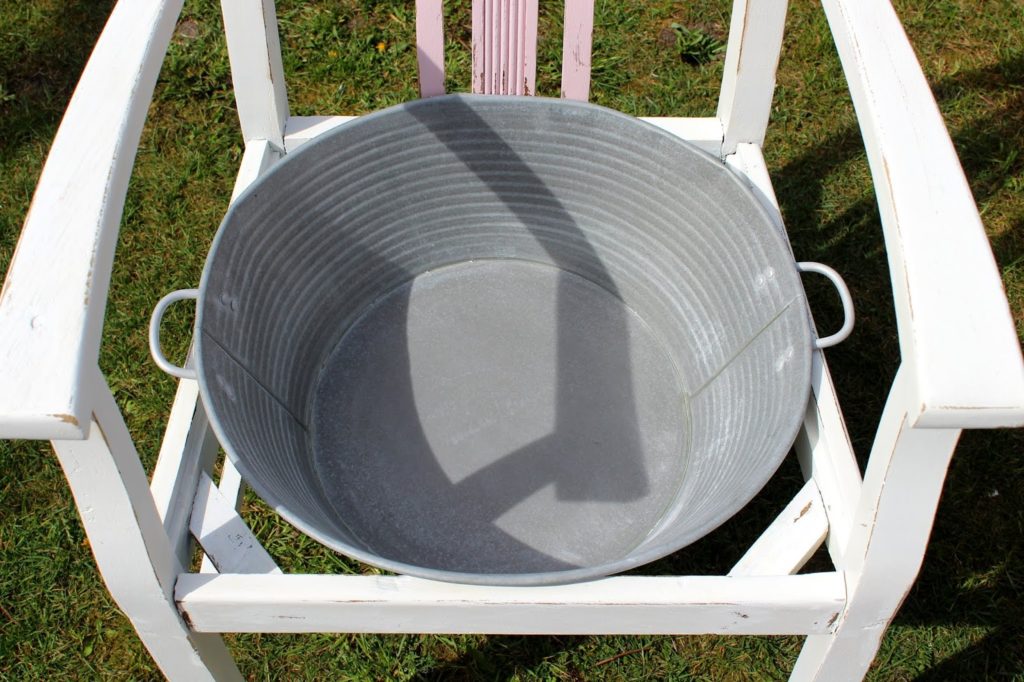 DIY: Blumenstuhl in Shabby Chic ganz einfach selber machen und bepflanzen - ausgefallene Gartendeko DIY: Blumenstuhl in Shabby Chic ganz einfach selber machen und bepflanzen - ausgefallene Gartendeko