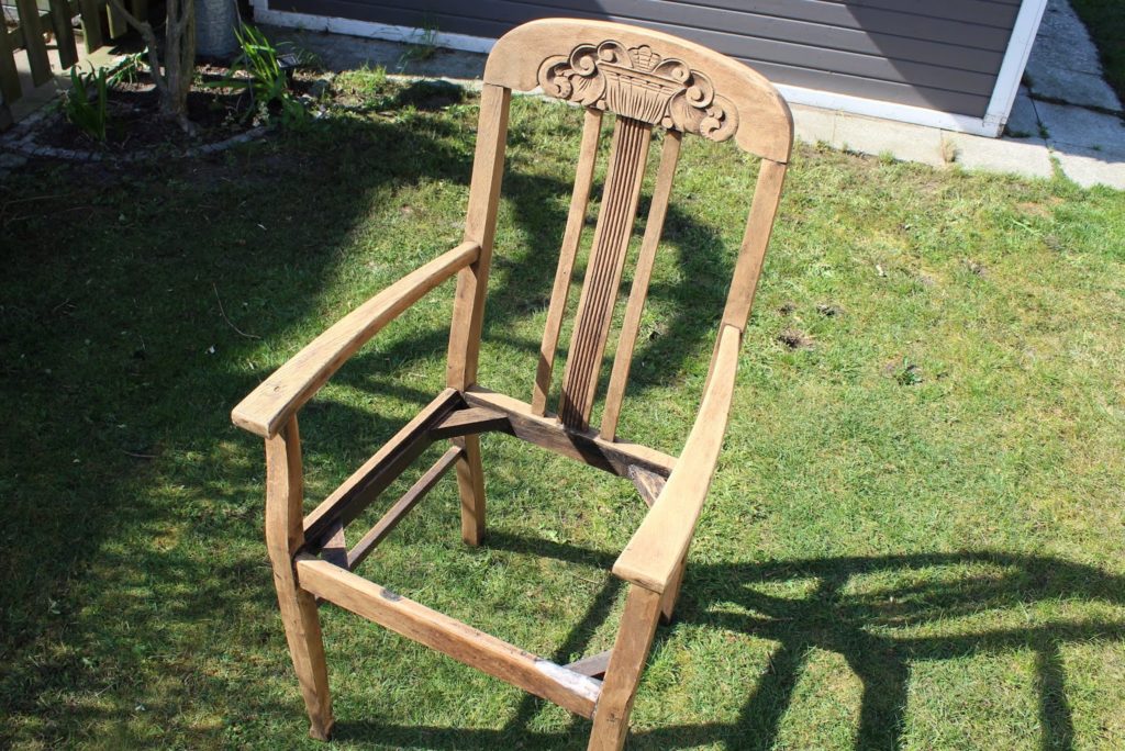 DIY: Blumenstuhl in Shabby Chic ganz einfach selber machen und bepflanzen - ausgefallene Gartendeko DIY: Blumenstuhl in Shabby Chic ganz einfach selber machen und bepflanzen - ausgefallene Gartendeko