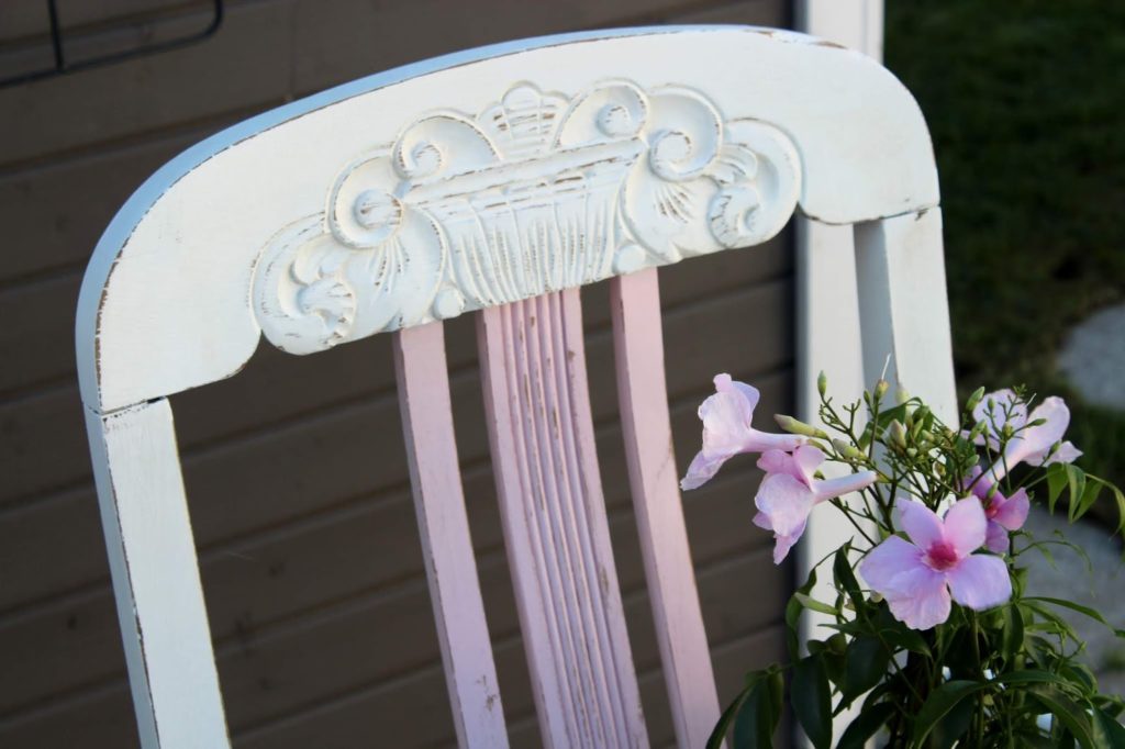 DIY: Blumenstuhl in Shabby Chic ganz einfach selber machen und bepflanzen - ausgefallene Gartendeko DIY: Blumenstuhl in Shabby Chic ganz einfach selber machen und bepflanzen - ausgefallene Gartendeko