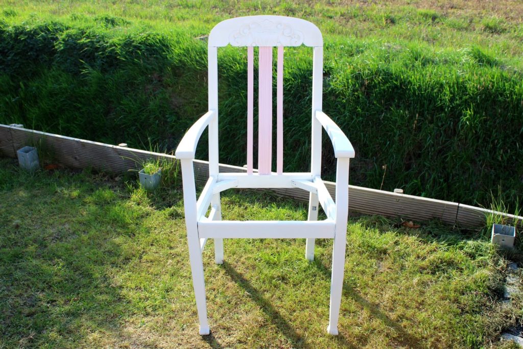 DIY: Blumenstuhl in Shabby Chic ganz einfach selber machen und bepflanzen - ausgefallene Gartendeko DIY: Blumenstuhl in Shabby Chic ganz einfach selber machen und bepflanzen - ausgefallene Gartendeko