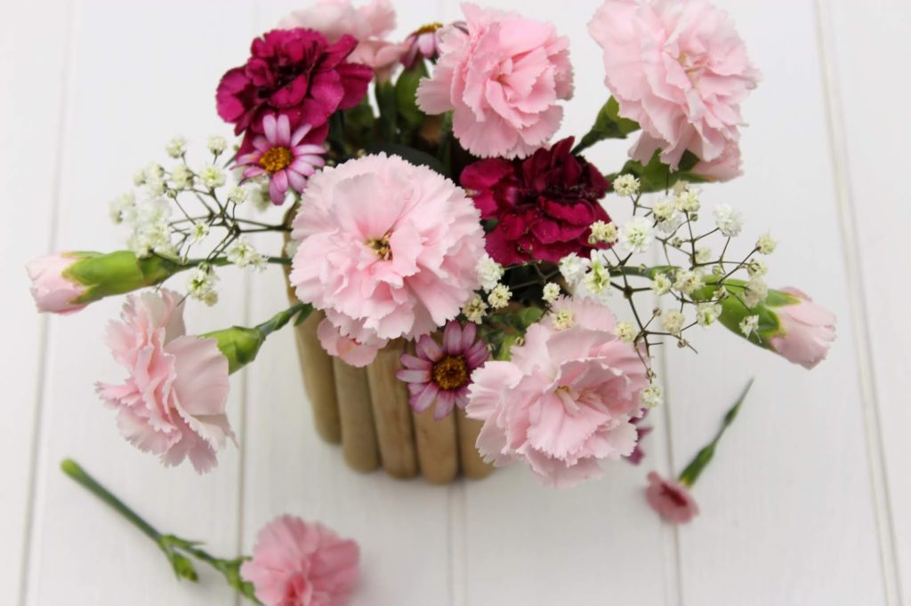 DIY - Vase aus Holz ganz einfach und schnell selber machen - wunderschöne Deko DIY - Vase aus Holz ganz einfach und schnell selber machen - wunderschöne Deko