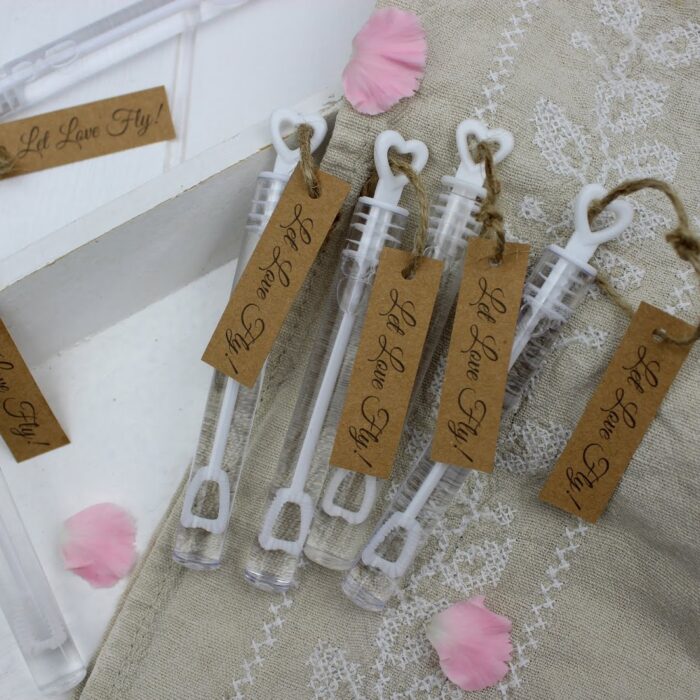DIY – Wedding Bubbles (Seifenblasen) ganz einfach selber machen – super Gastgeschenk für eure Hochzeit + gratis Vorlage