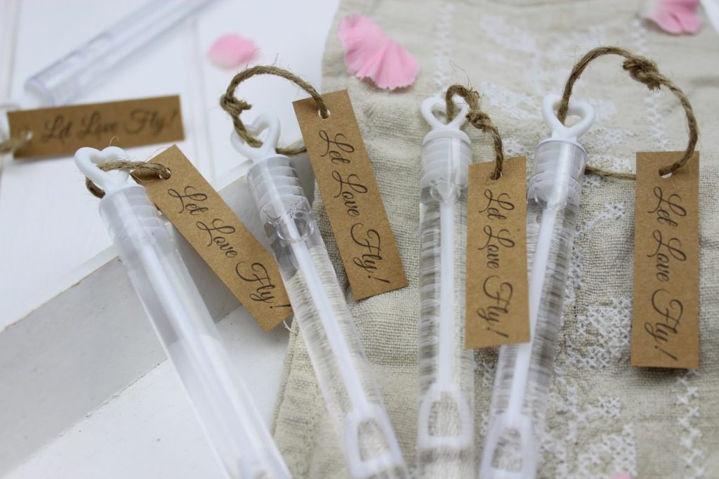 DIY - Wedding Bubbles ganz einfach selber machen - super Gastgeschenk für eure Hochzeit + gratis Vorlage DIY - Wedding Bubbles ganz einfach selber machen - super Gastgeschenk für eure Hochzeit + gratis Vorlage