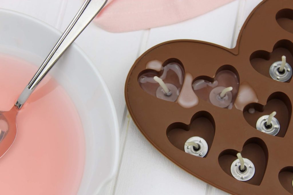 DIY - Sommer-DIY Schwimmkerzen ganz einfach selber machen DIY - Sommer-DIY Schwimmkerzen ganz einfach selber machen