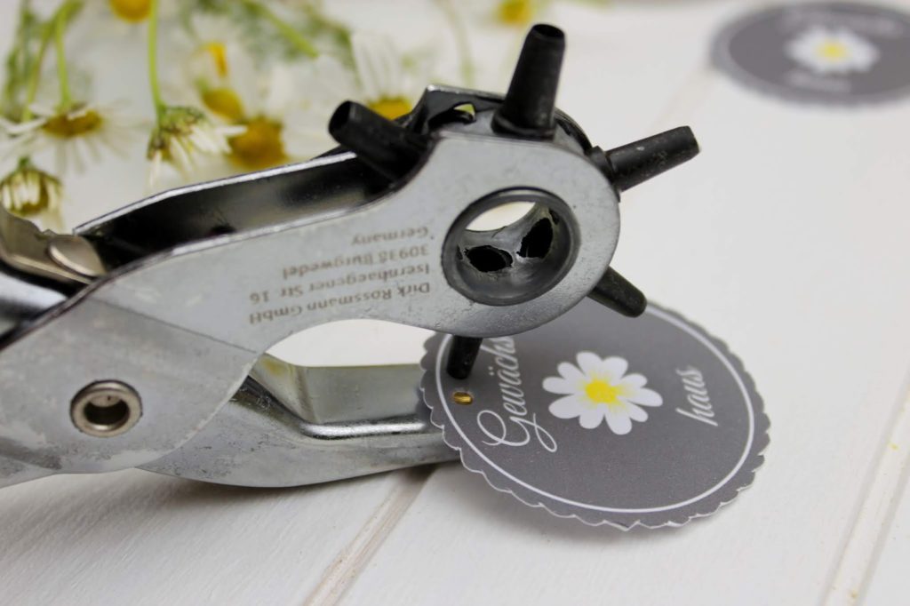 DIY - Mini Gewächshaus im Glas - perfekte Geschenkidee für den Sommer + gratis Etikett DIY - Mini Gewächshaus im Glas - perfekte Geschenkidee für den Sommer + gratis Etikett