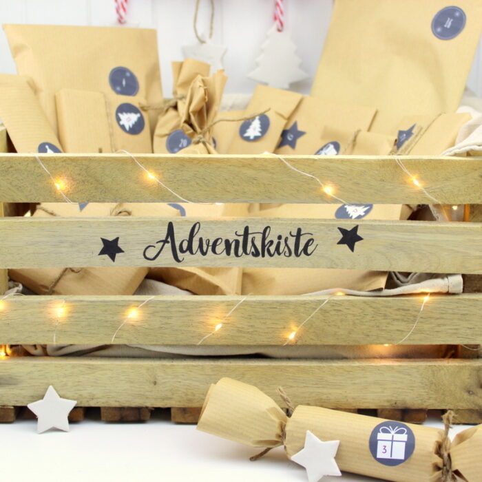Adventskalender in einer Kiste / Adventskiste mit 24 Geschenken