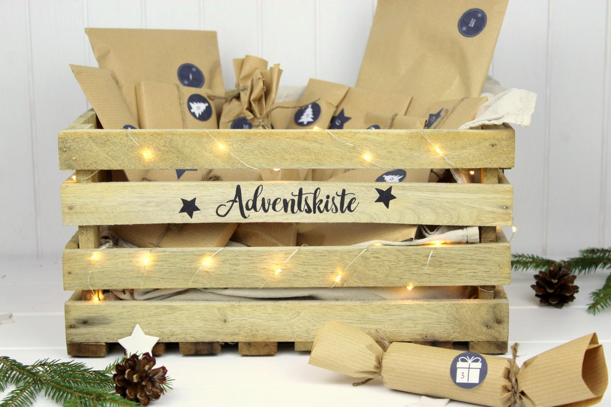 Adventskalender in einer Kiste / Adventskiste mit 24 Geschenken