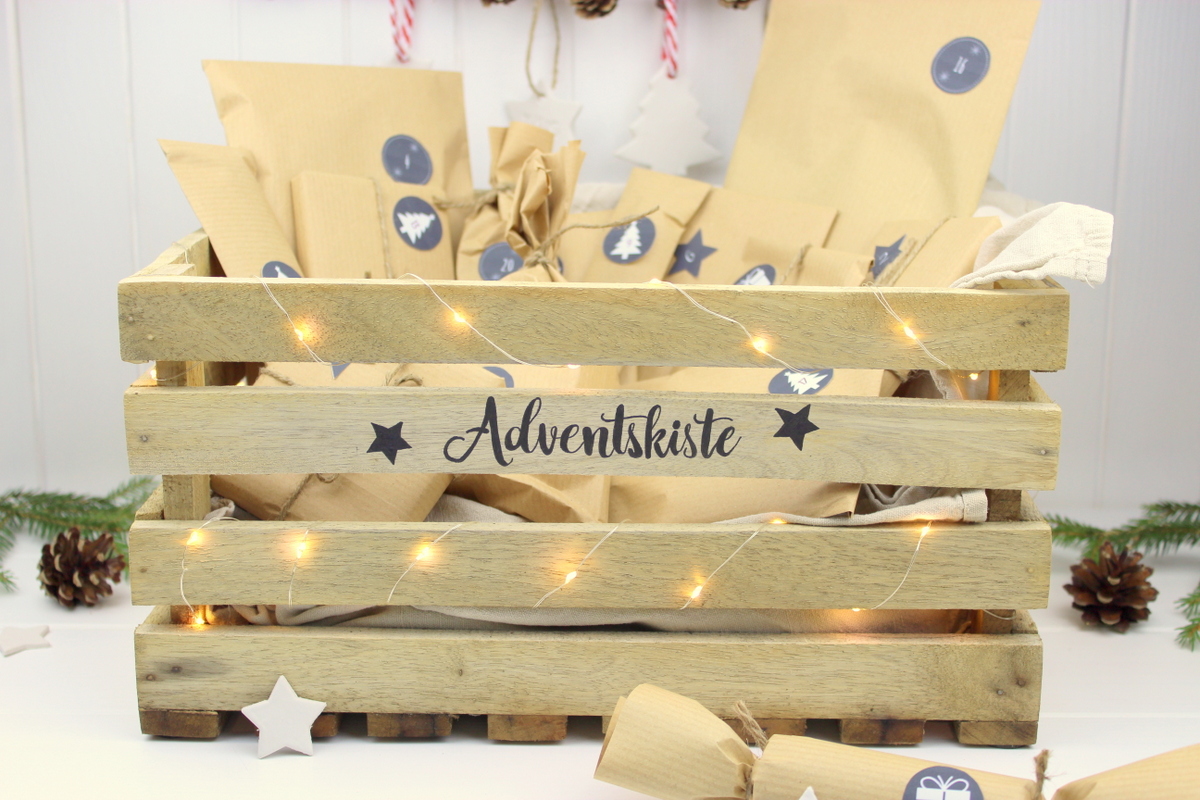 Adventskalender in einer Kiste / Adventskiste mit 24 Geschenken