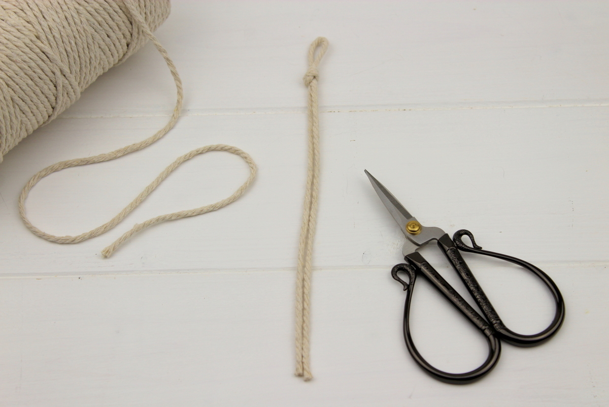 Makramee Tannenbaum in weiß