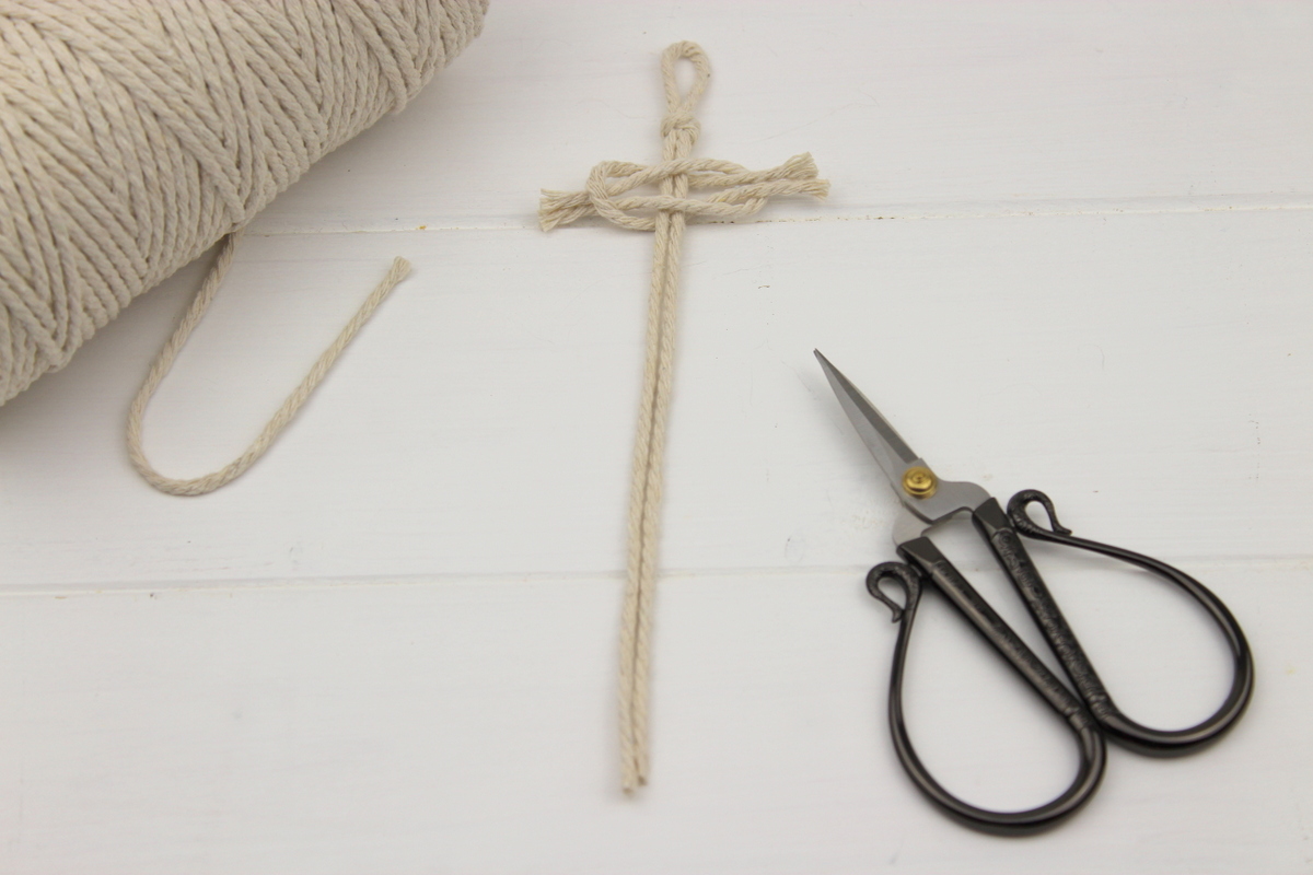 Makramee Tannenbaum in weiß