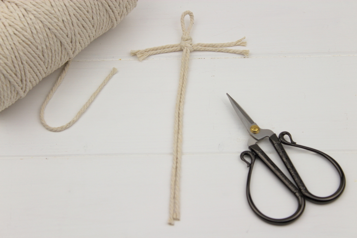 Makramee Tannenbaum in weiß