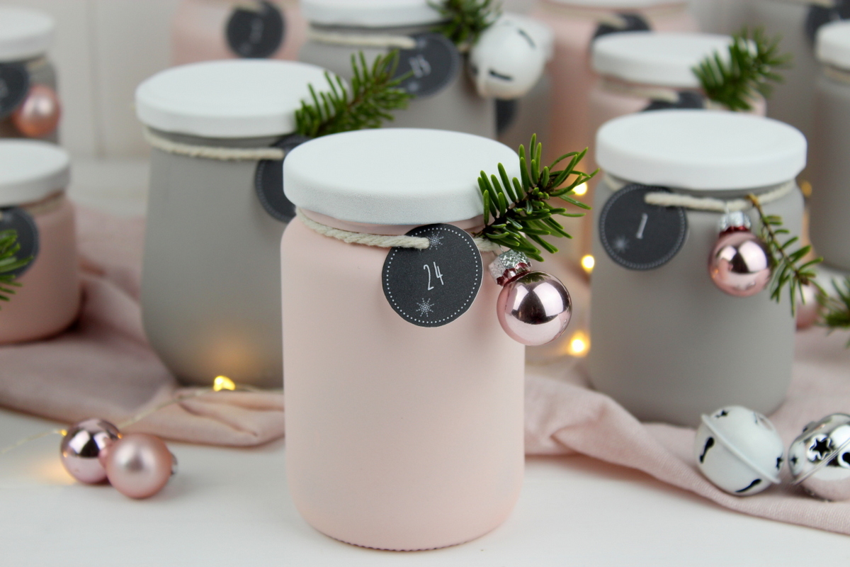 Kommode mit Kreidefarbe gestrichen und weihnachtliche DIYs