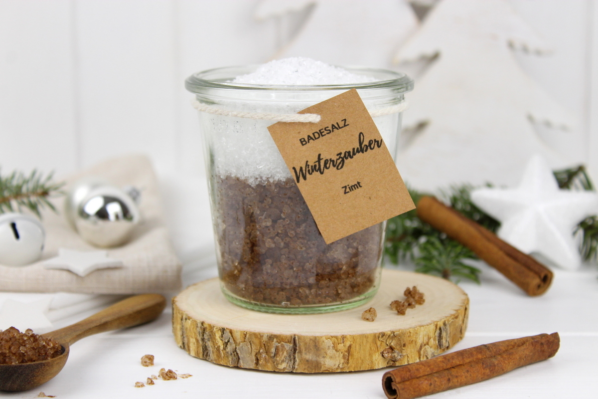 Zimt Badesalz als Geschenk verpackt in einem Glas