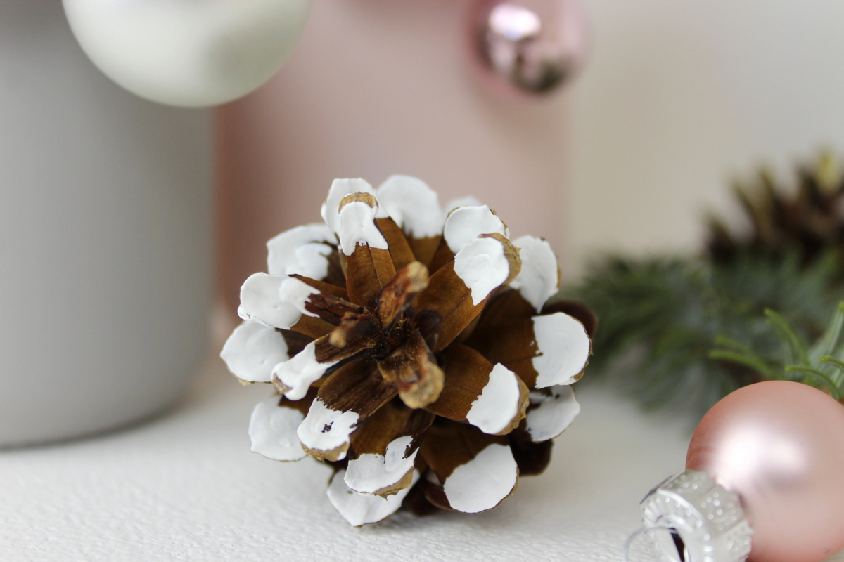 Kommode mit Kreidefarbe gestrichen und weihnachtliche DIYs