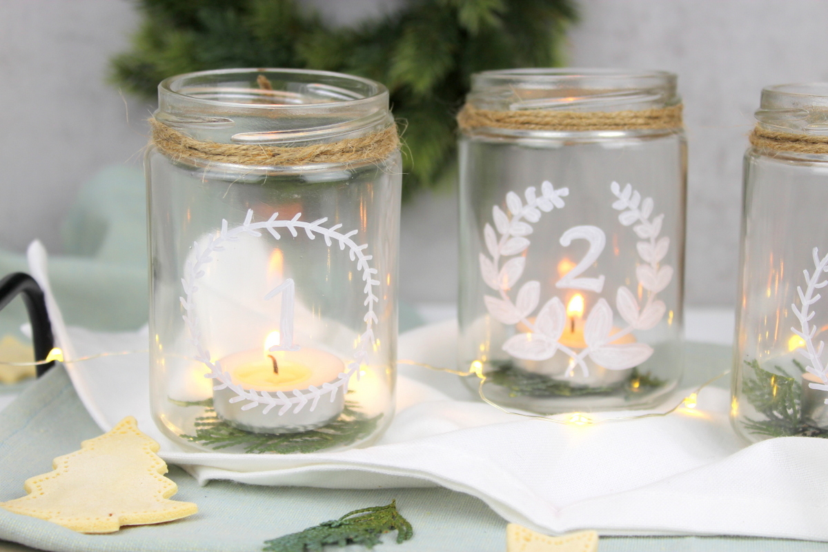 Adventzkranz aus alten Gläsern selber machen