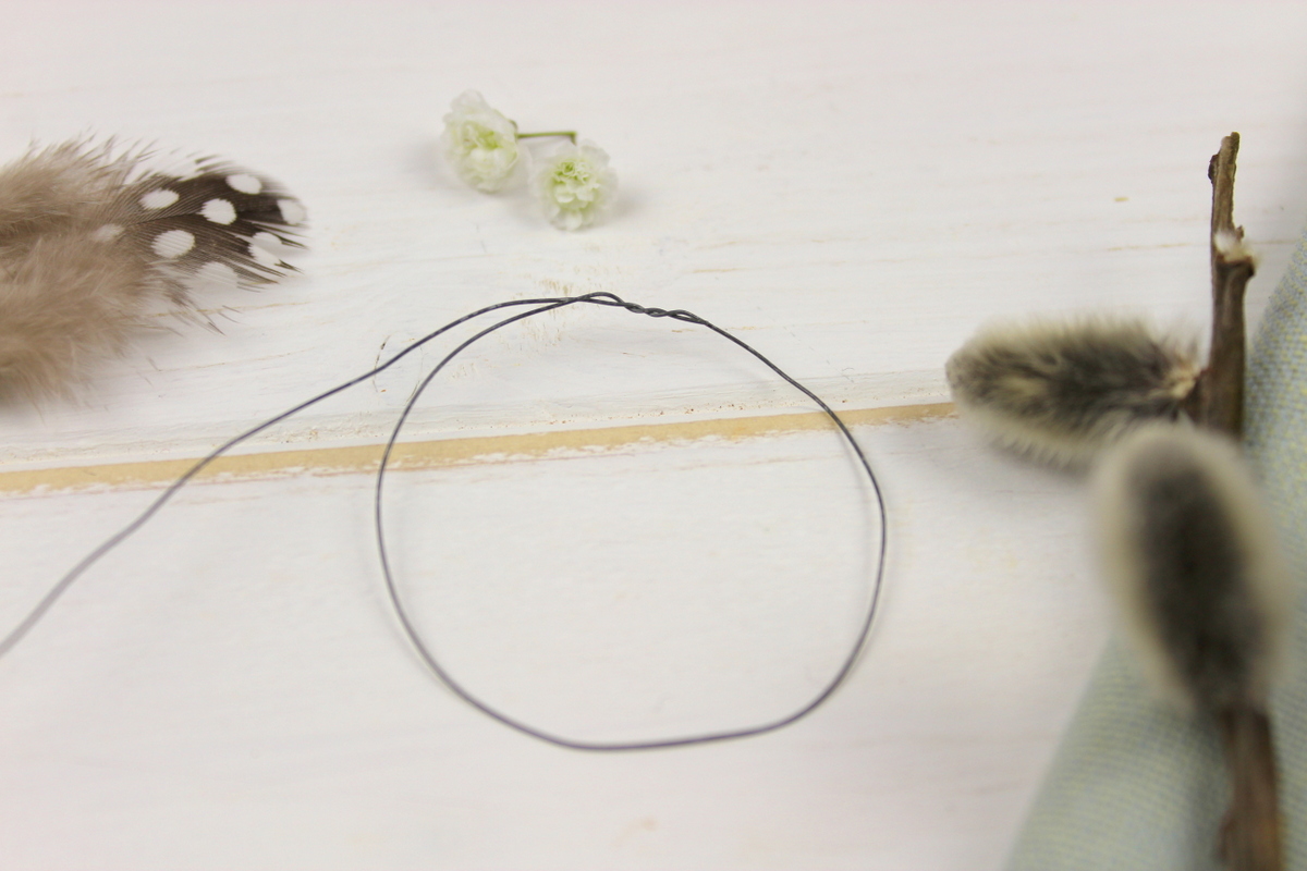 DIY Hasenohren aus Metall als Deko für Ostereier