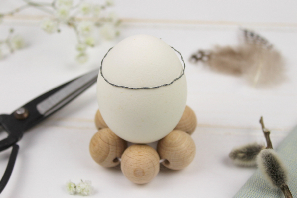 DIY Hasenohren aus Metall als Deko für Ostereier