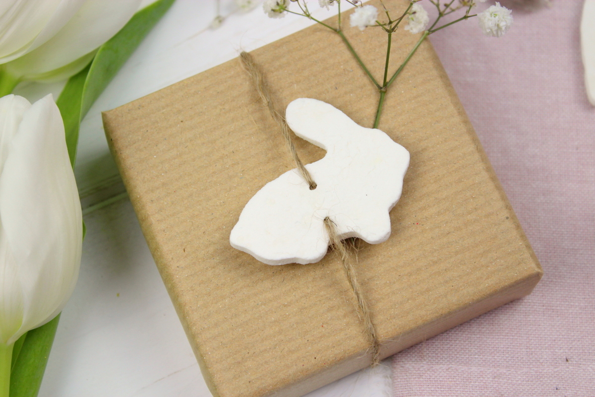 DIY Osterhasen aus Kaltporzellan als Geschenkanhänger Osterdeko