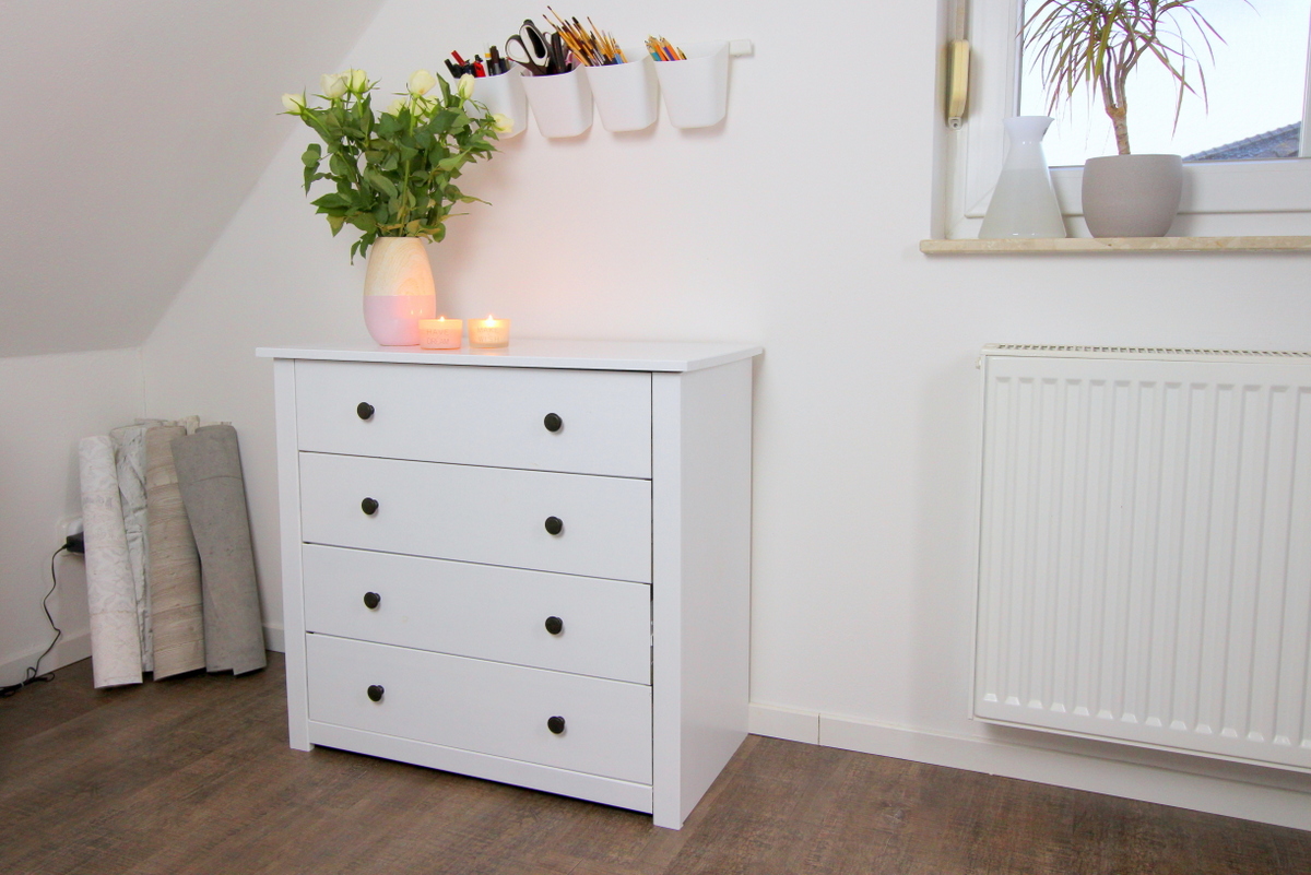 DIY Wände streichen mit Rand in rosa