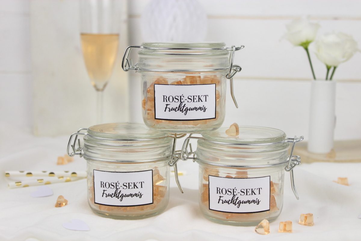 selbstgemachte Rosé-Sekt Fruchtgummis / Gummibärchen in Herzform
