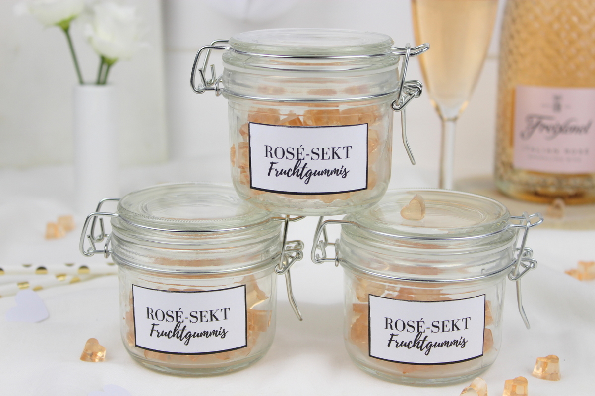 selbstgemachte Rosé-Sekt Fruchtgummis / Gummibärchen in Herzform