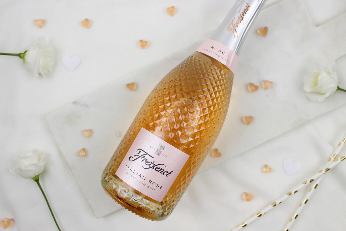 selbstgemachte Rosé-Sekt Fruchtgummis / Gummibärchen in Herzform