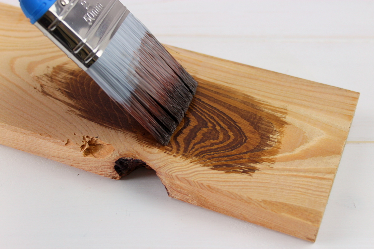 Selbstgemachte Badewannenablage aus Holz