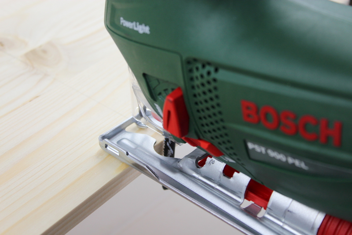 selbstgemachte / selbstgebaute Pflanzkübel aus Holz