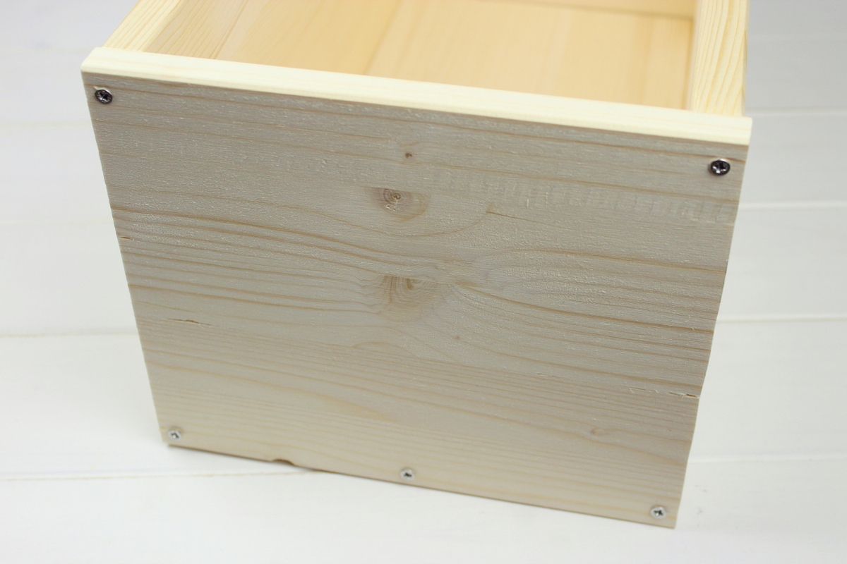 selbstgemachte / selbstgebaute Pflanzkübel aus Holz