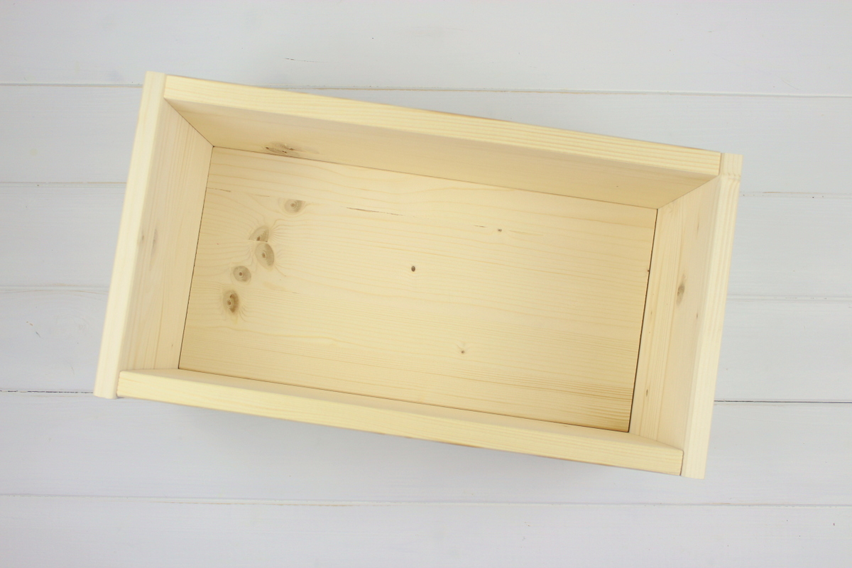 selbstgemachte / selbstgebaute Pflanzkübel aus Holz