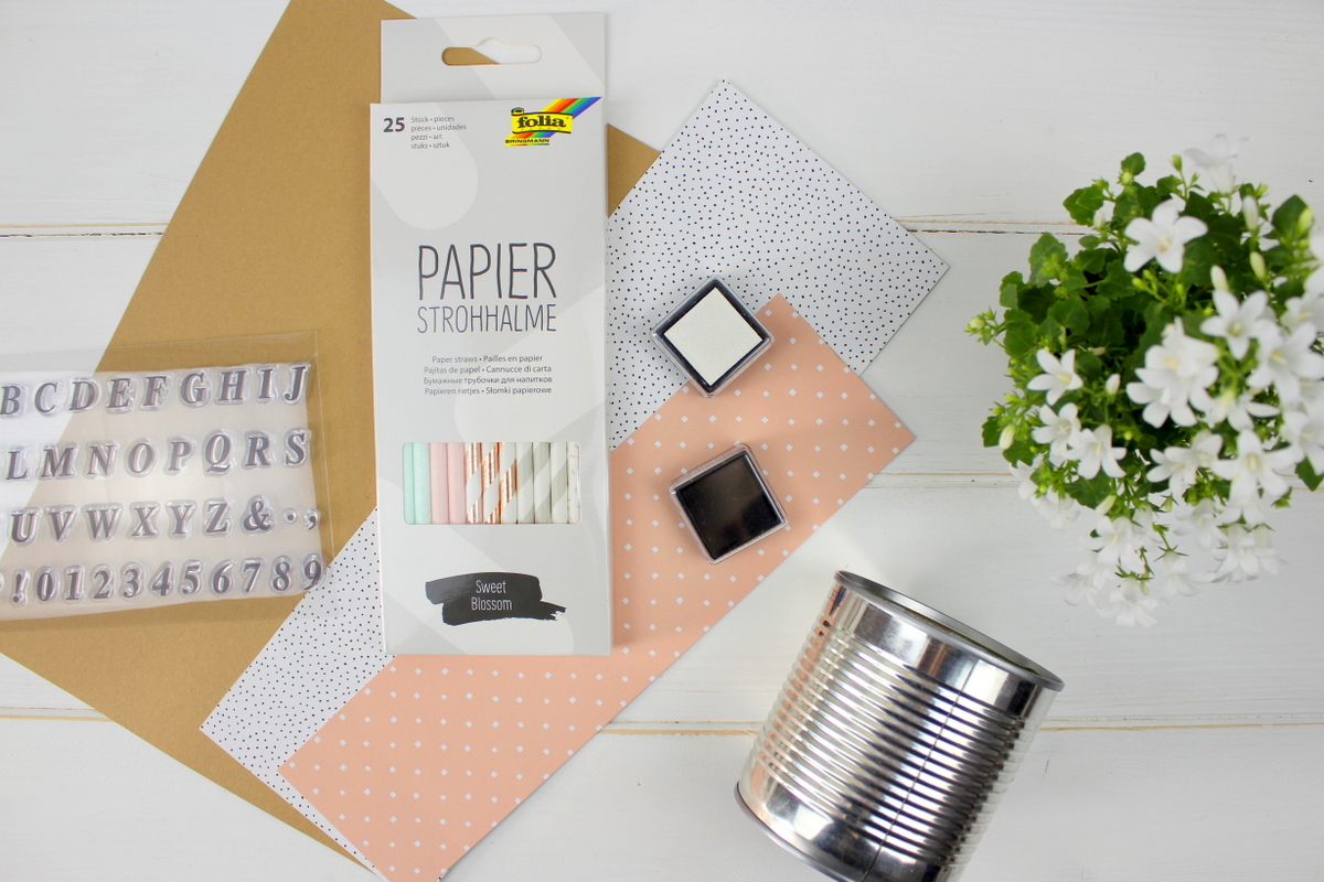 Selbstgemachtes Muttertagsgeschenk Dosen Upcycling mit Blumen und Wimpelgirlande