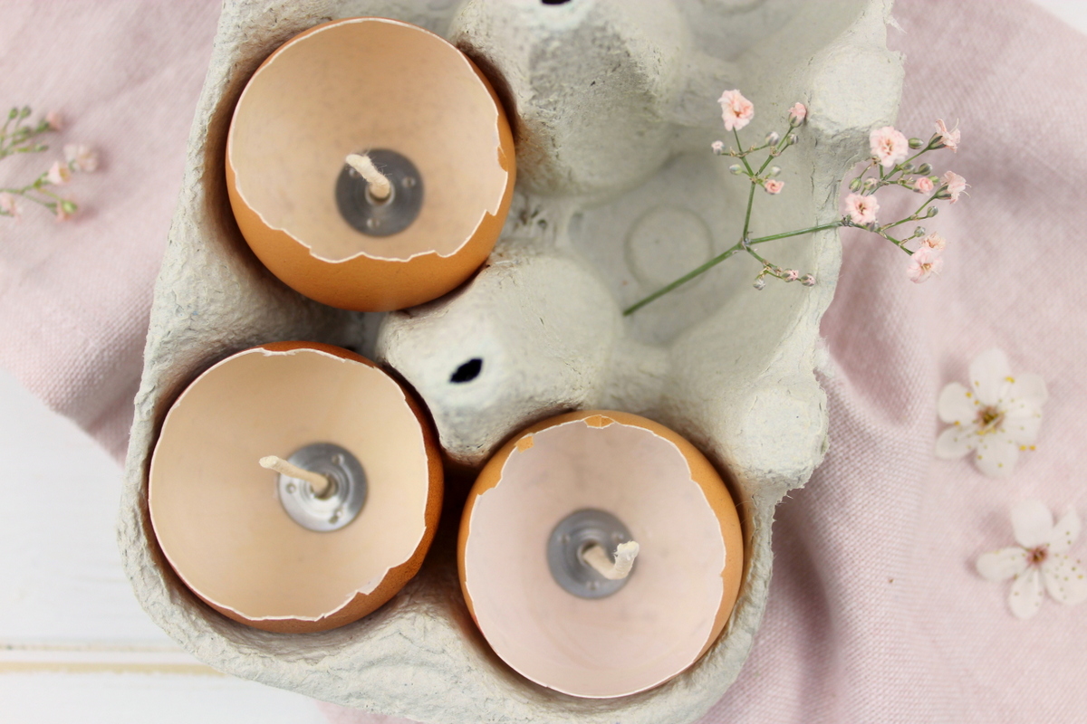 DIY selbstgemachte Osterdeko / Ostereier Kerze / Ostereier Vase und angesprühte Ostereier