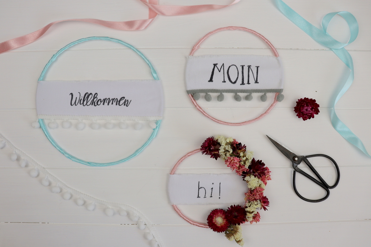 DIY Tüschilder aus Bändern und Drahtringen