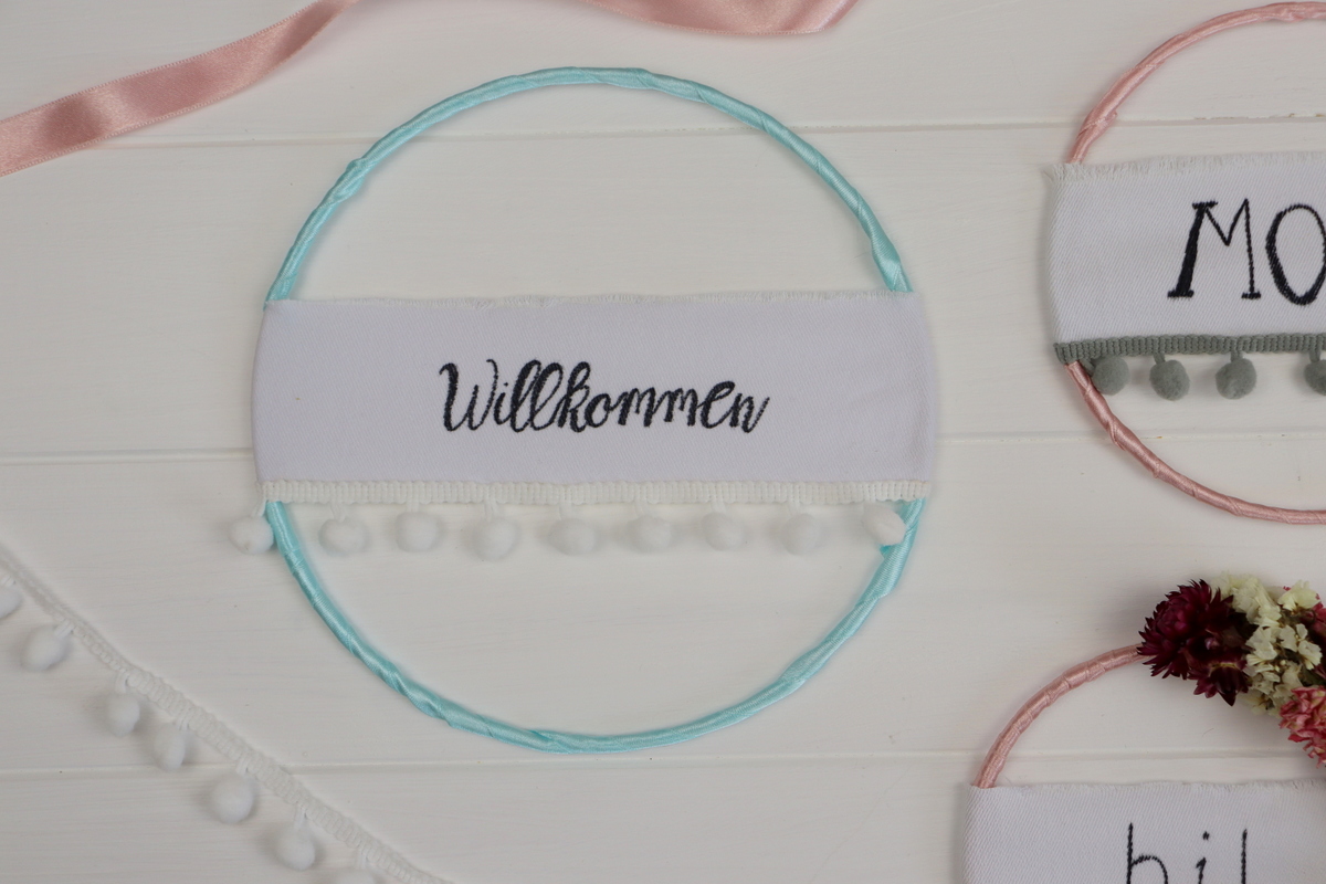 DIY Tüschilder aus Bändern und Drahtringen