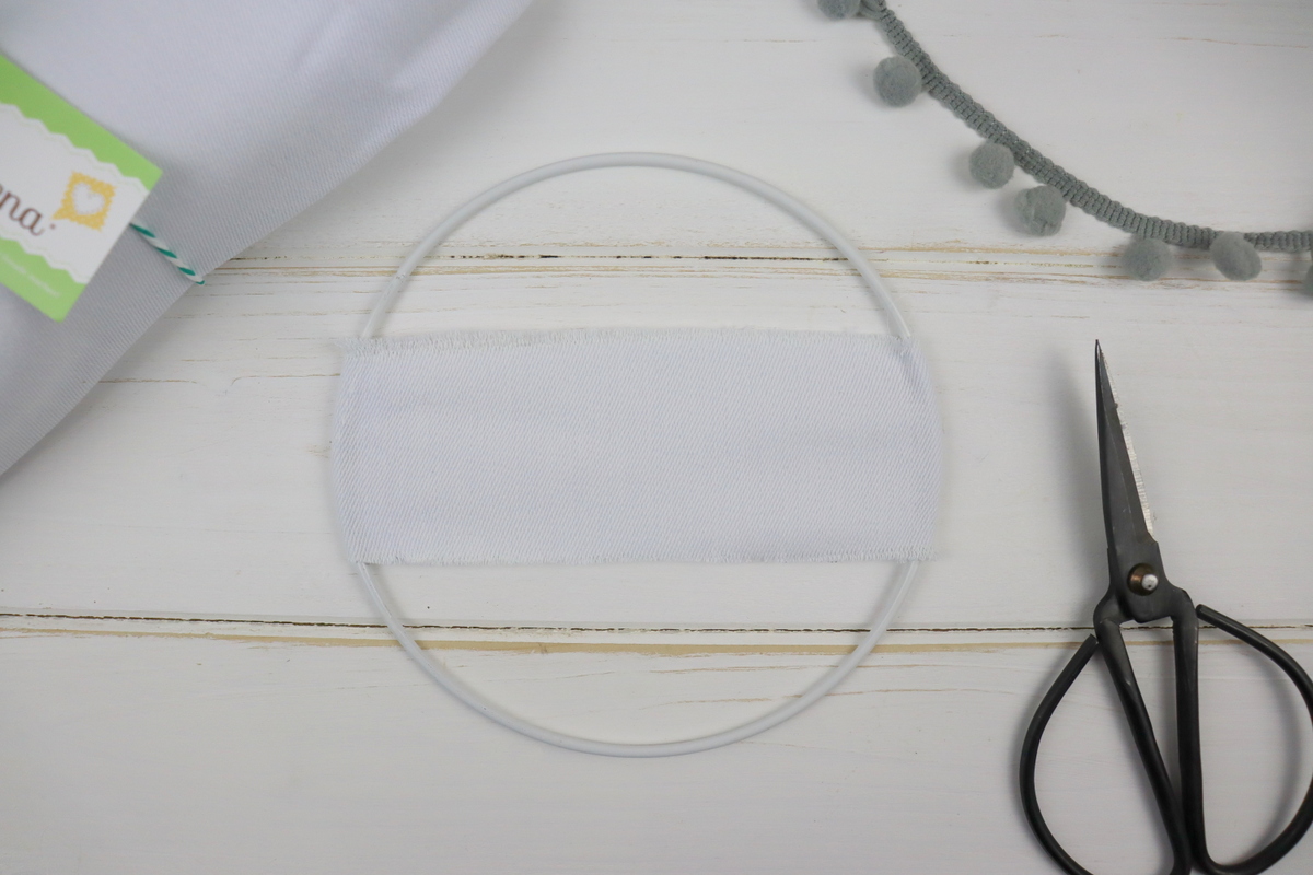 DIY Tüschilder aus Bändern und Drahtringen