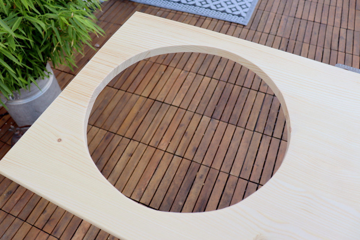 DIY - selbstgebaute Gartenbank mit Blumentopf