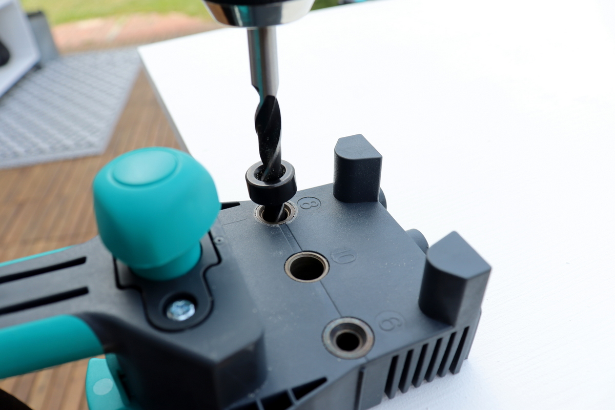 DIY - selbstgebaute Gartenbank mit Blumentopf