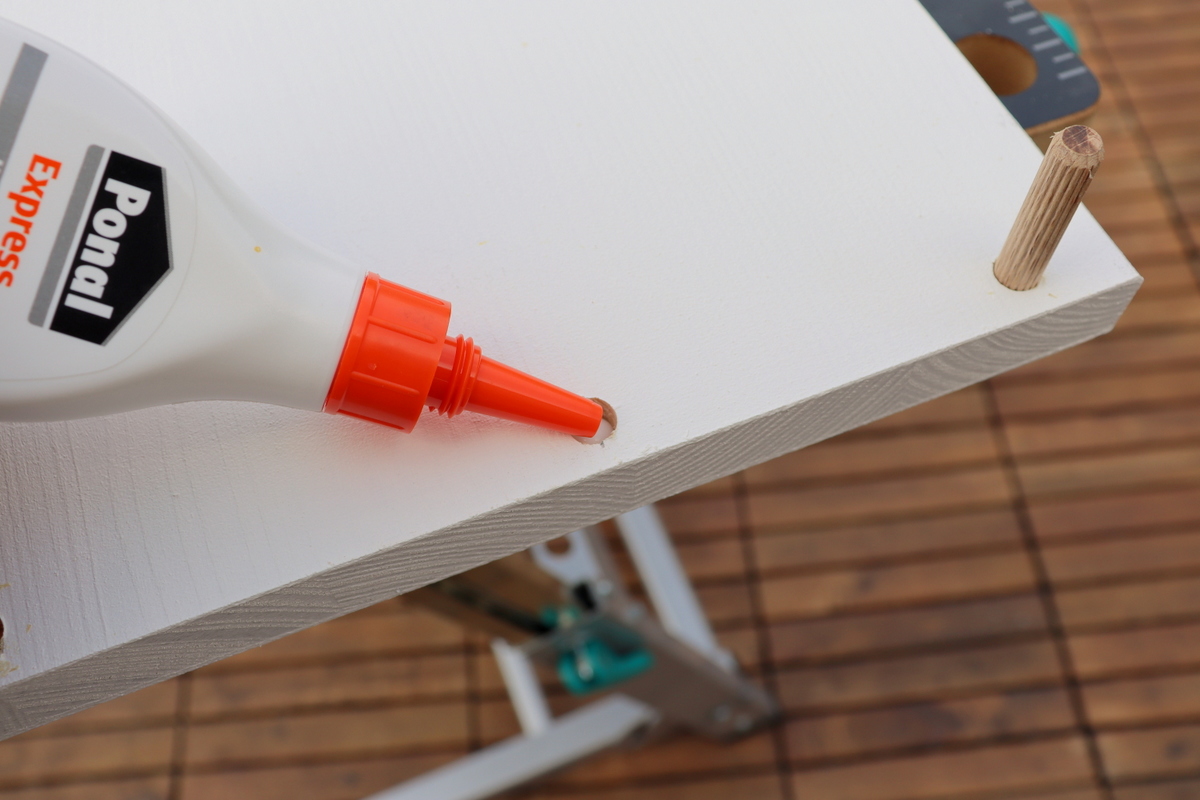 DIY - selbstgebaute Gartenbank mit Blumentopf