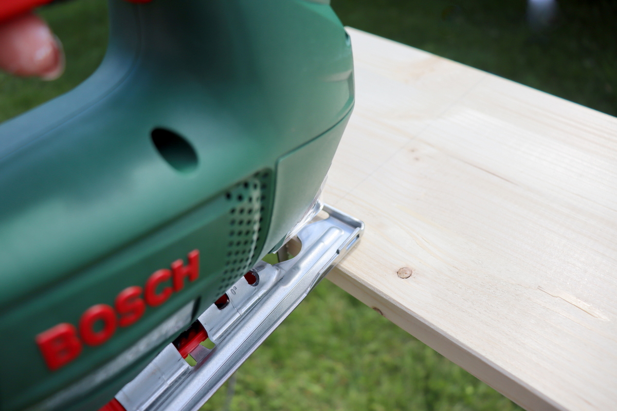 Selbstgebautes Gartenregal aus Holz + Bauplan