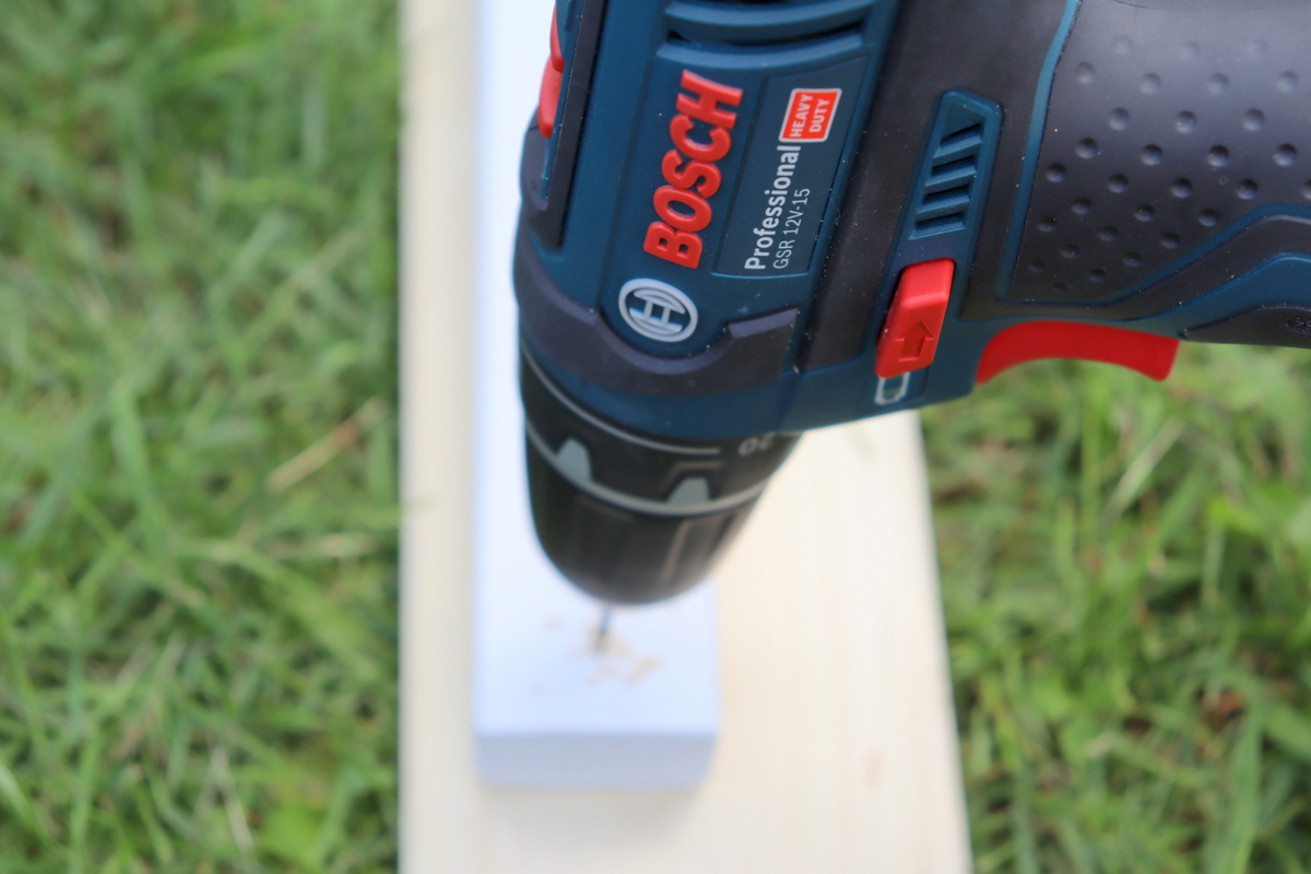 Selbstgebautes Gartenregal aus Holz + Bauplan