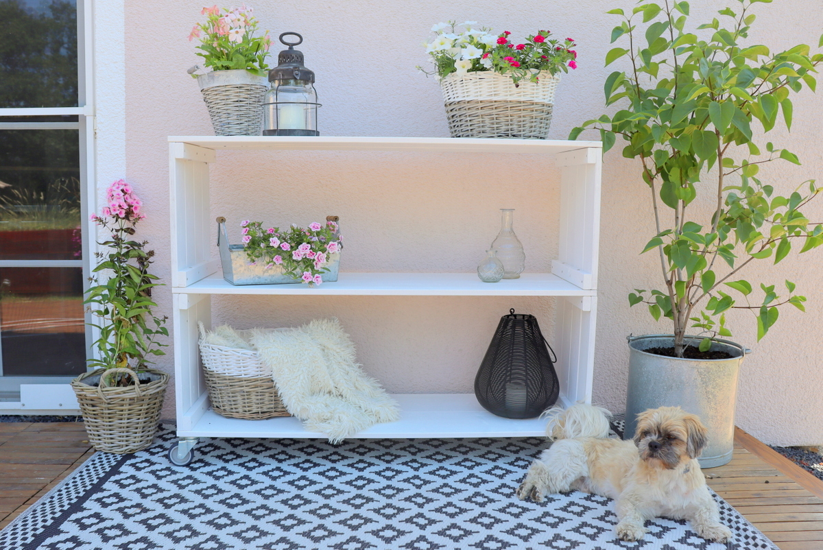 Selbstgebautes Gartenregal aus Holz + Bauplan