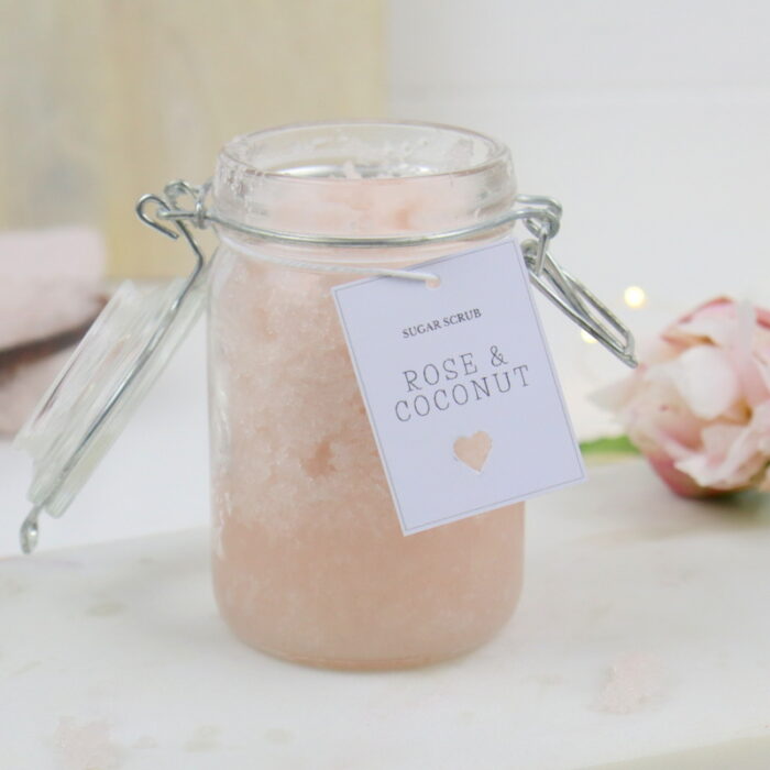 DIY - selbstgemachtes Sugar Scrub / Zuckerpeeling in Rose Coconut im Einmachglas