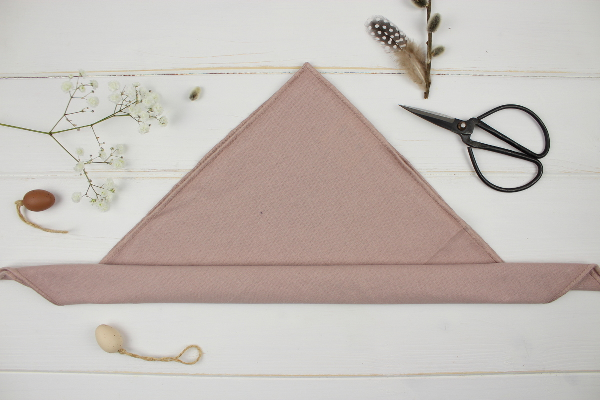 Tischdeko Osterhasen zu Oster, gefaltete Servietten