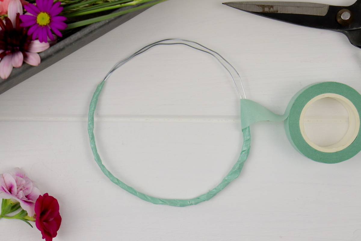 Windlichter mit Blumen / Blumenkranz verzieren