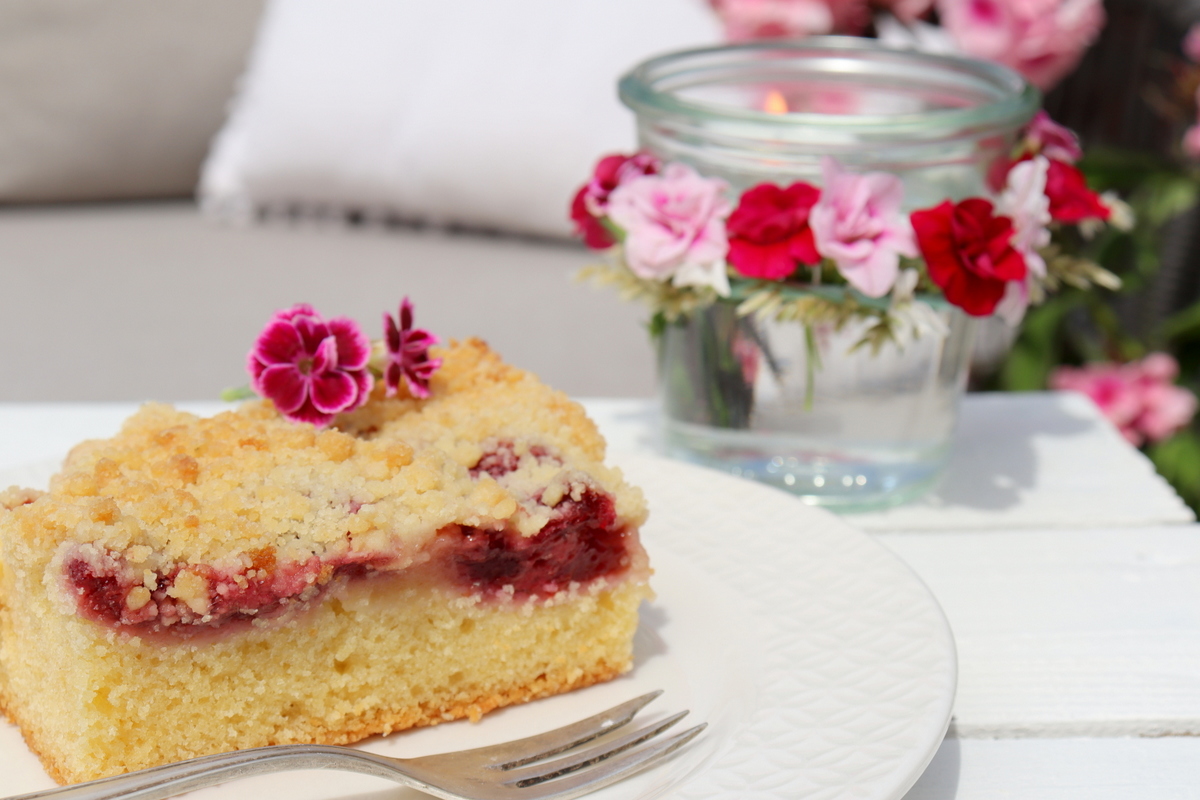 Windlichter mit Blumen / Blumenkranz verzieren