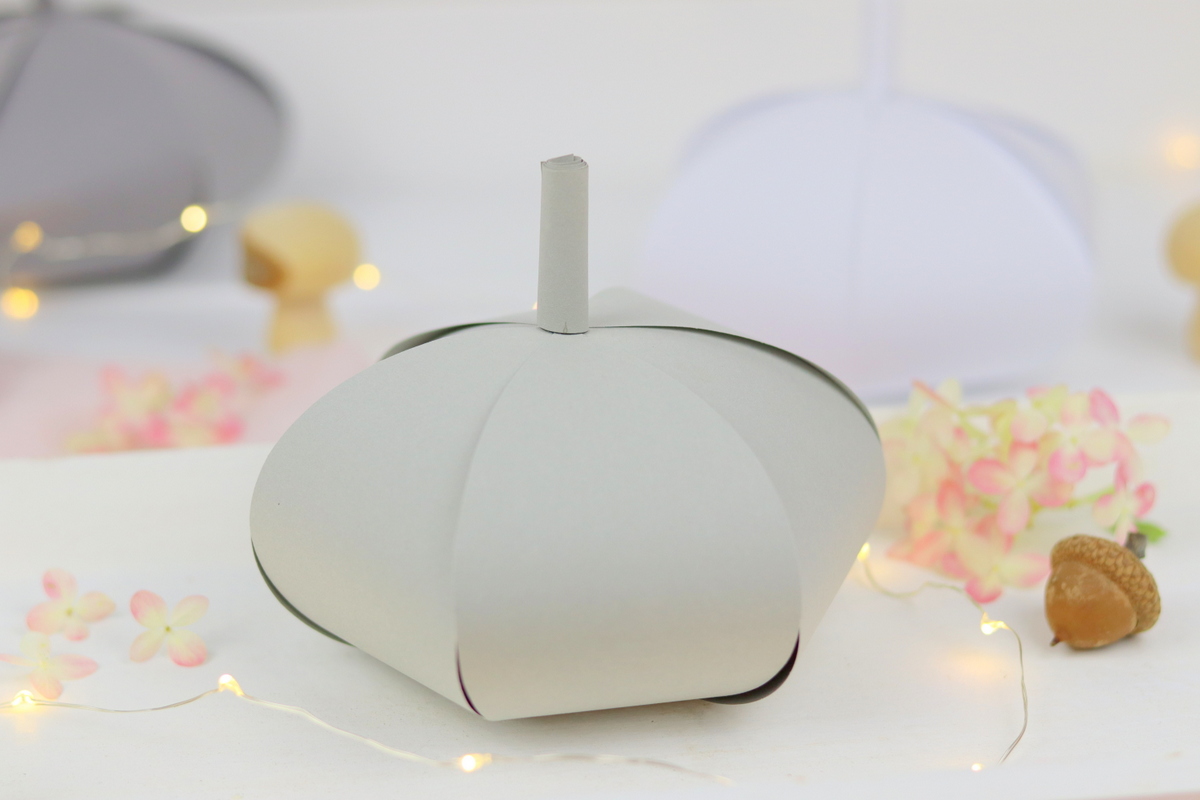 DIY selbstgemachter Kürbis aus Papier / Papier Kürbisse