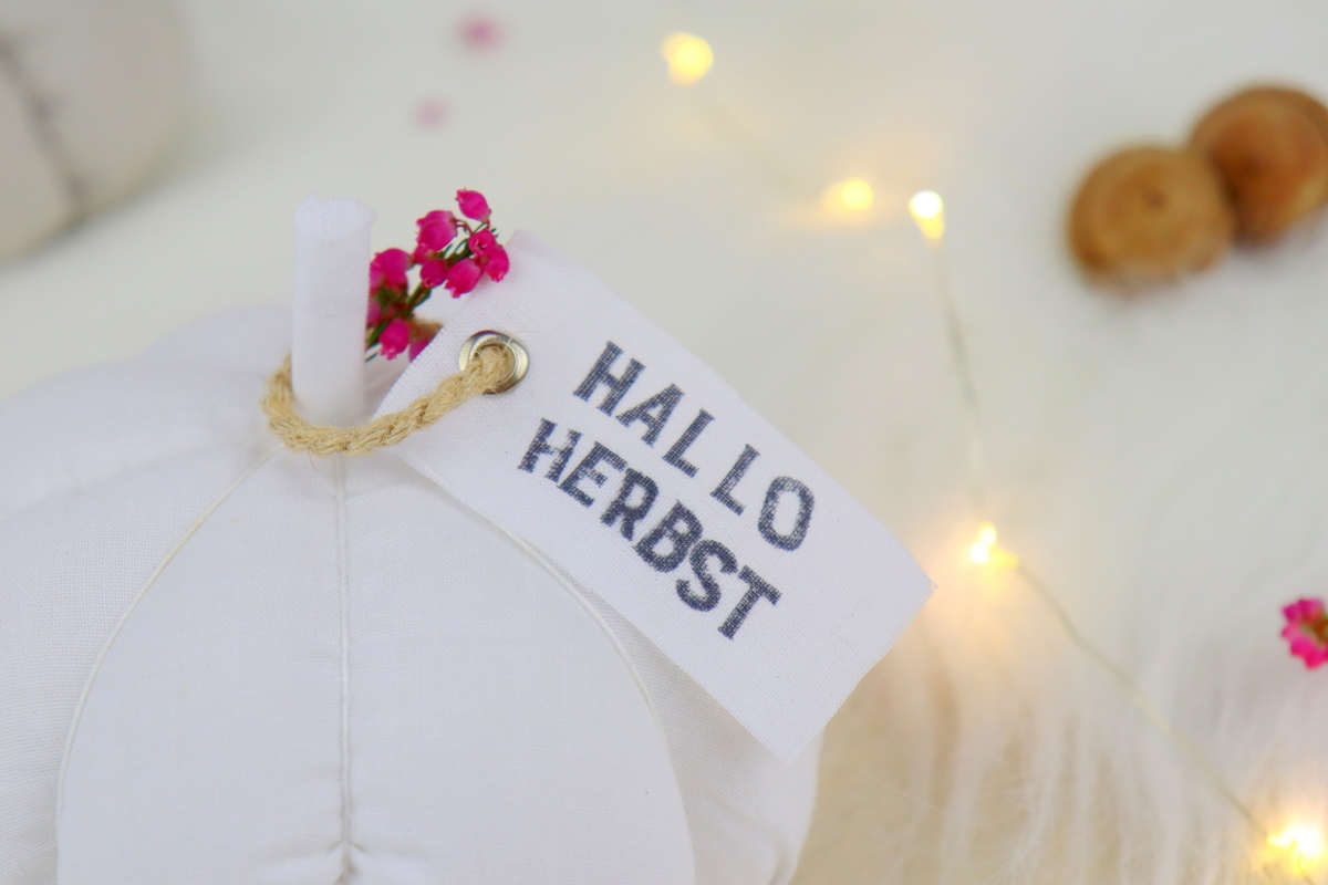 DIY selbstgenähte Stoffkürbisse als Herbstdeko