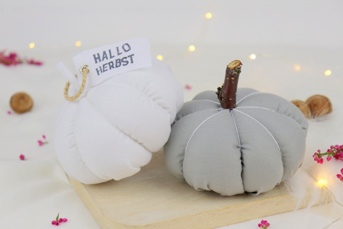 DIY selbstgenähte Stoffkürbisse als Herbstdeko